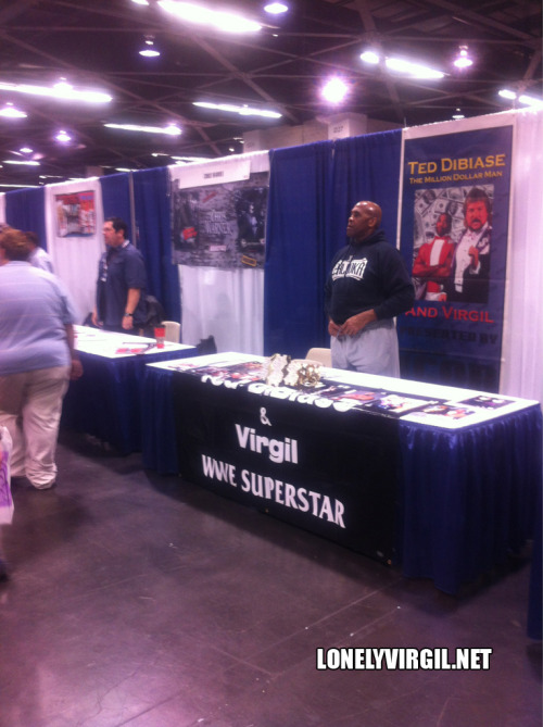 Virgil waits for the crowd to arrive at the 2012 WonderCon (spoiler- no one’s coming)