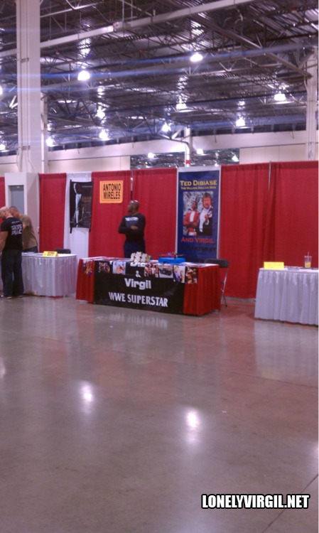 Our buddy @RogerPriebe sent this in via twitter from the 2012 Motor City Comic Con. Looks more like a GM factory in Flint.